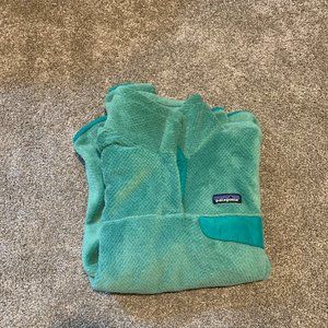 Light green Patagonia Pullover